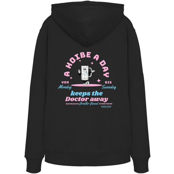 Schwarzer Hoodie mit großem Backprint „A Hoibe A Day keeps the Doctor away“, einem lächelnden Bierkrug und den Schriftzügen „Von Mondog bis Sunndog“ von Grantler Gwand.