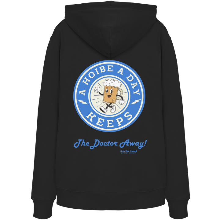 Schwarzer Unisex-Hoodie mit großem Backprint „A Hoibe A Day – Keeps the Doctor Away“ im Retro-Bierdeckel-Design mit blauen Akzenten. Hochwertiger Kapuzenhoodie für Biergarten, Volksfest und bayerische Streetwear. Designed und bedruckt in Bayern von Grantler Gwand.