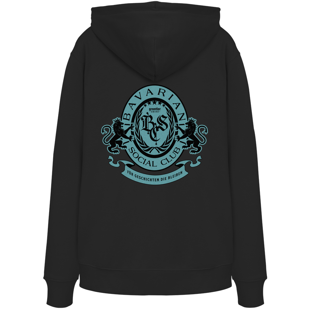 schwarzer Hoodie mit großem mintfarben-schwarzem Bavarian Social Club Wappen auf dem Rücken, verziert mit Lorbeerkranz, Löwen und dem Schriftzug „Für Geschichten die bleiben“.