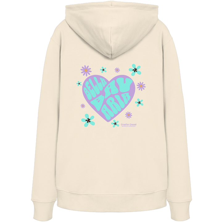 Naturfarbener Hoodie mit großem Herz-Backprint im Retro-Stil, floralen Elementen und dem Schriftzug „Bella Bavaria“ in Pastellfarben. Designed &amp; bedruckt in Bayern.
