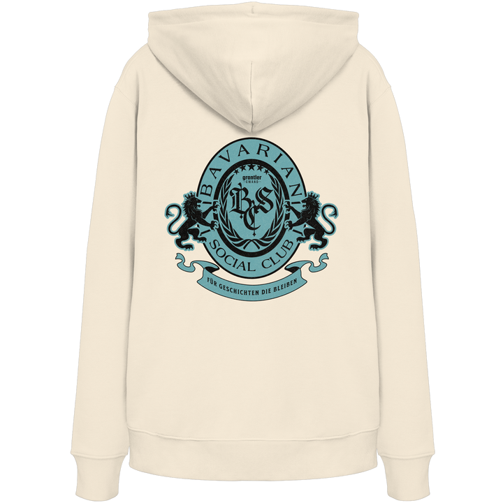 naturfarbener Hoodie mit großem mintfarben-schwarzem Bavarian Social Club Wappen auf dem Rücken, verziert mit Lorbeerkranz, Löwen und dem Schriftzug „Für Geschichten die bleiben“.