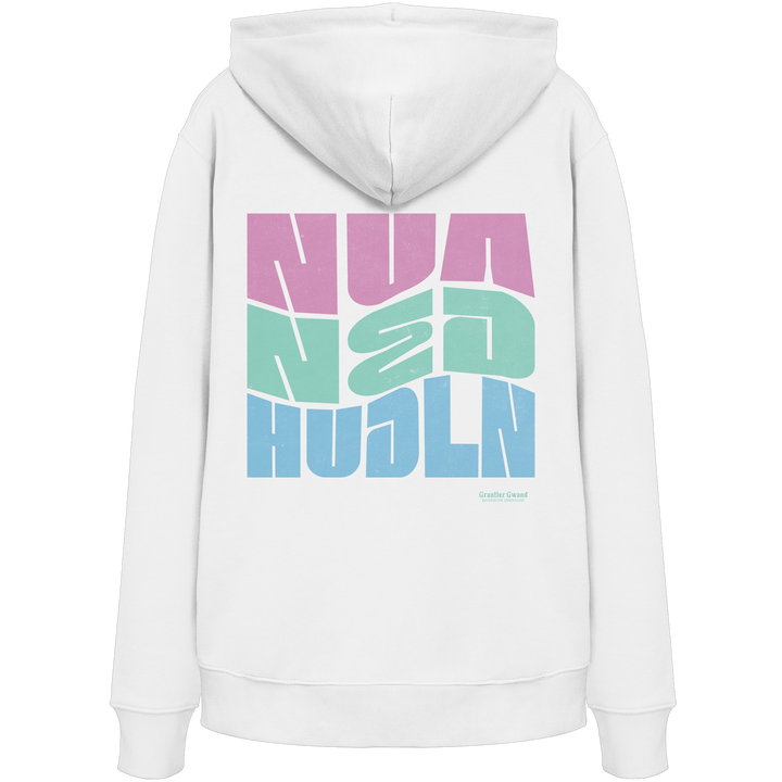 Weißer Hoodie mit großem Backprint „Nua Ned Hudln“ im modernen Retro-Typografie-Design von Grantler Gwand.