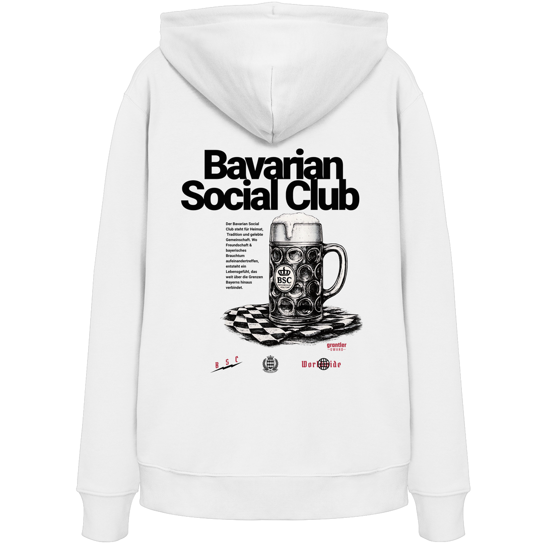 Weißer Hoodie mit großem Bavarian Social Club Backprint, historischem Maßkrug-Motiv und modernem bayerischen Streetwear-Design.