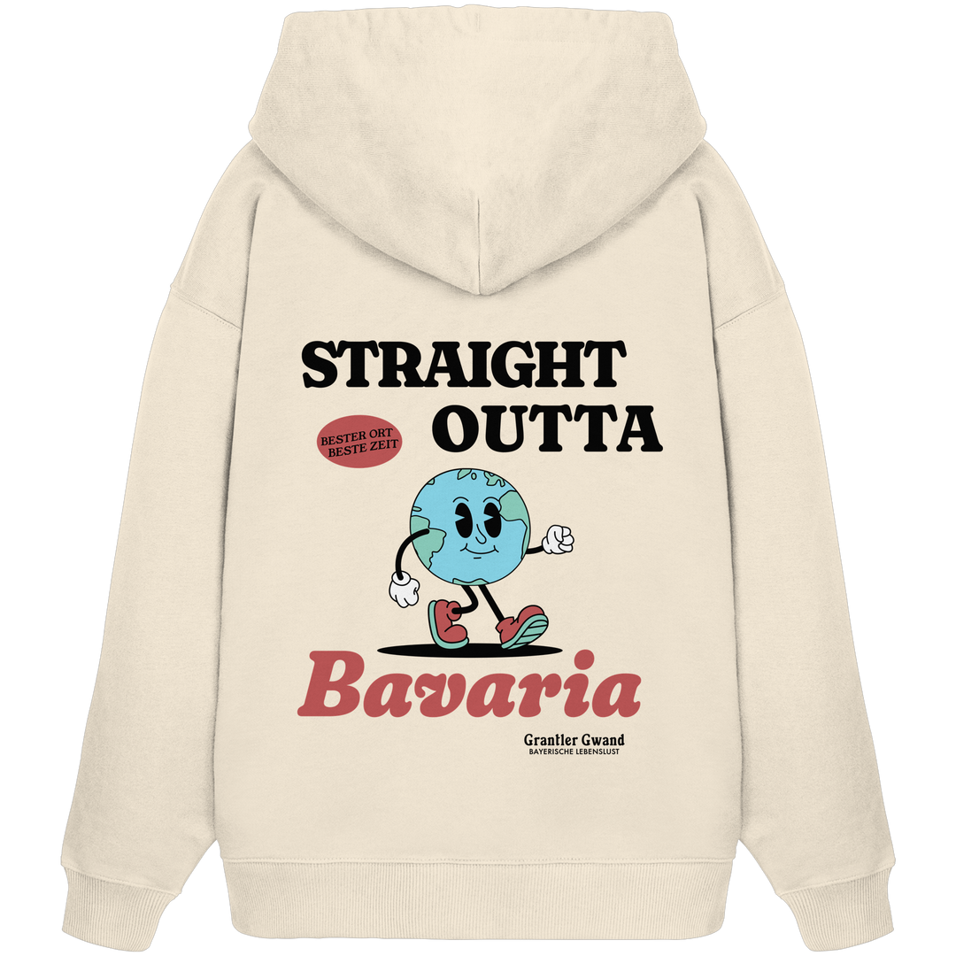Naturfarbener Oversize Hoodie mit großem Backprint „Straight Outta Bavaria“, einer laufenden Weltkugel und dem Schriftzug „Bester Ort. Beste Zeit.“ von Grantler Gwand.