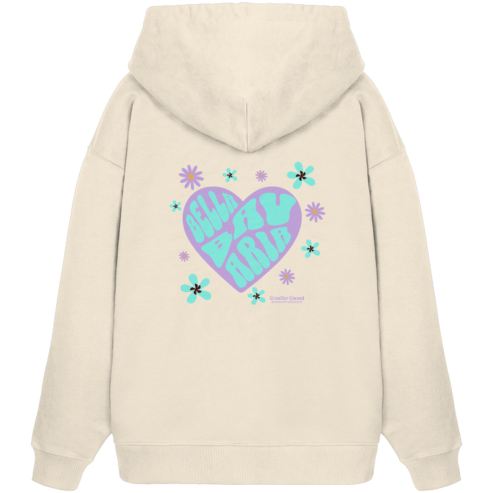 Naturfarbener Oversize Hoodie mit großem Herz-Backprint in Lila und Mint, floralen Elementen und dem Schriftzug „Bavarian Maria“ im Retro-Stil. Designed &amp; bedruckt in Bayern.