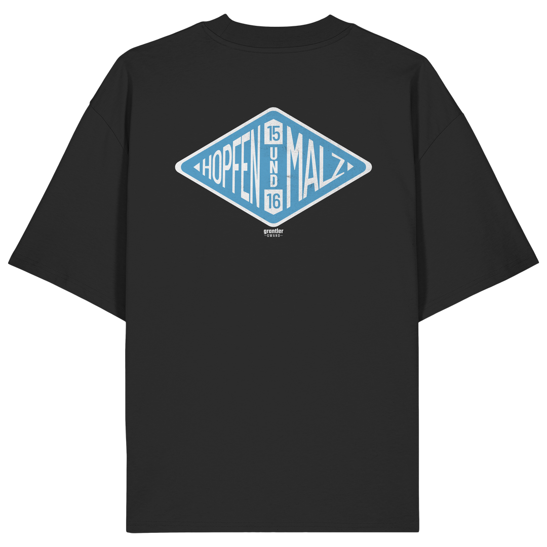 Schwarzes Oversize T-Shirt mit hellblauem „Hopfen & Malz“-Backprint im Vintage-Stil und modernem bayerischen Streetwear-Design.