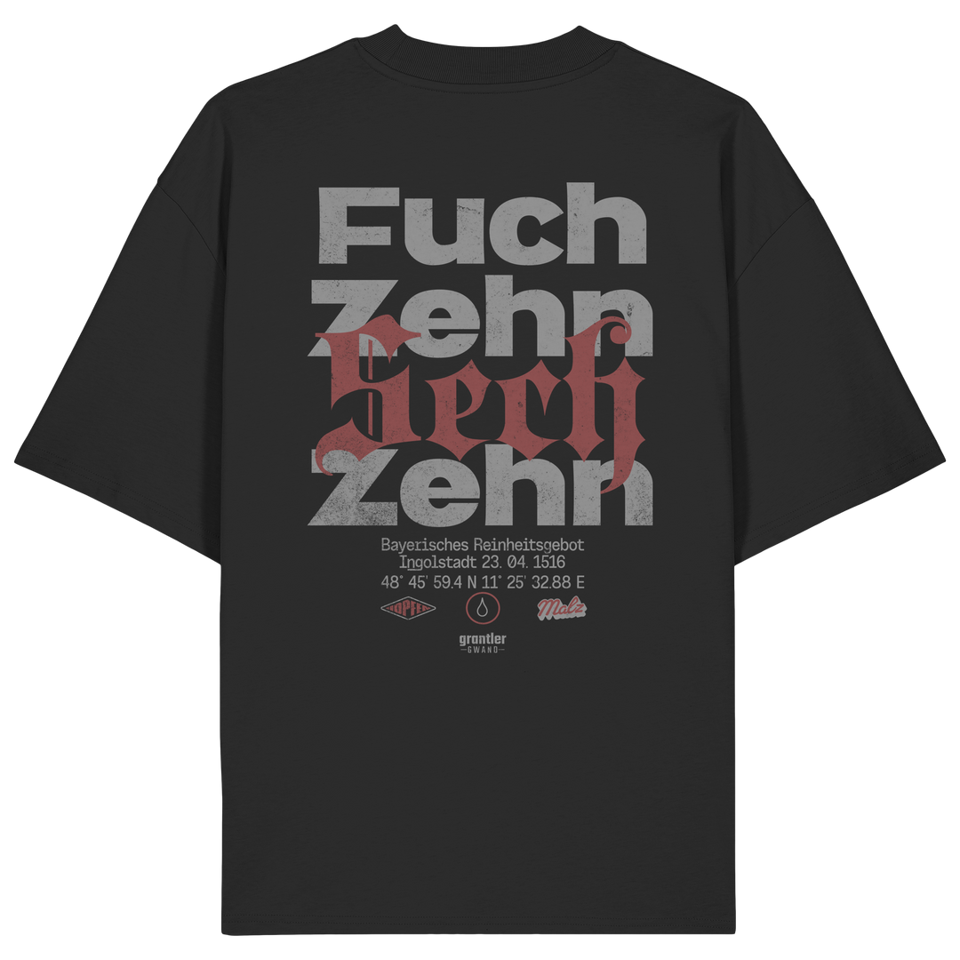Schwarzes Oversize Shirt mit großem typografischen Backprint „Fuchzehn“ und roten Akzenten, inspiriert vom Bayerischen Reinheitsgebot von 1516.