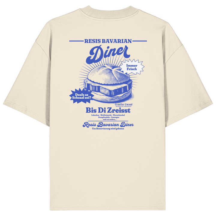 Cremefarbenes Oversize Shirt mit Backprint „Resis Bavarian Diner“ – bayerisches Streetwear Shirt mit Leberkässemmel im Retro-Diner-Design und Vintage-Print in Bio Qualität von Grantler Gwand.