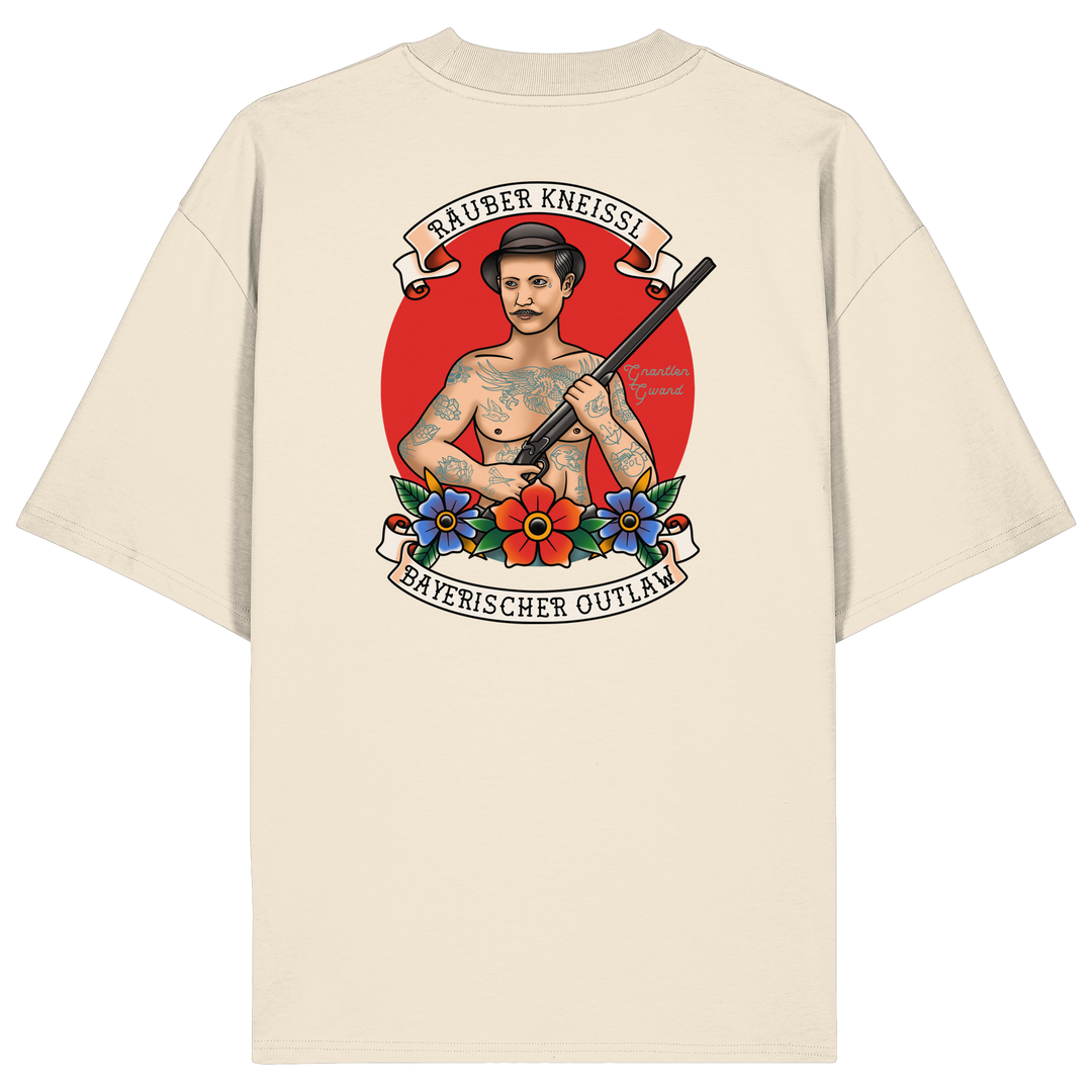 Beiges Oversize Shirt mit Räuber Kneissl Backprint im Tattoo-Style. Unisex Streetwear T-Shirt aus 100 % Bio-Baumwolle mit bayerischem Motiv und großem Rückenprint. Designed und bedruckt in Bayern von Grantler Gwand.