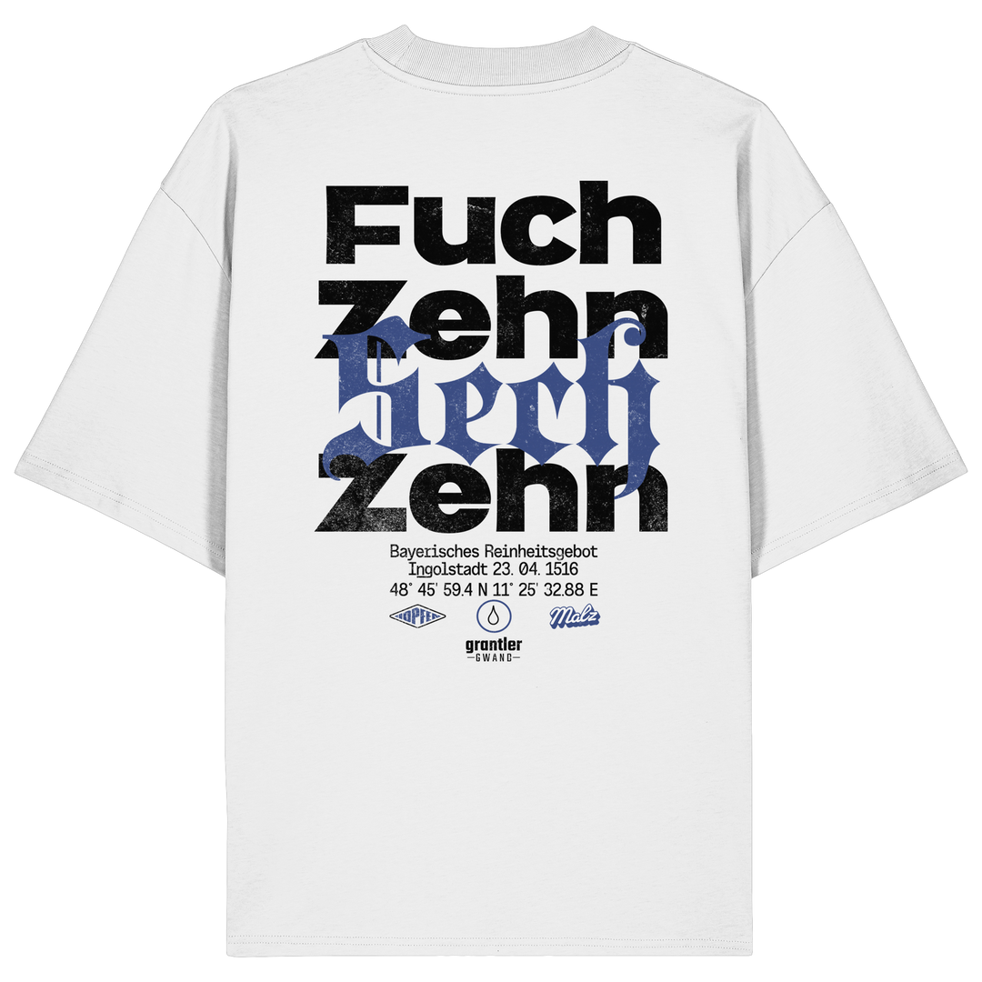 Weißes Oversize T-Shirt mit großem „Fuchzehn Sechzehn“-Backprint in Schwarz und Blau, inspiriert vom Bayerischen Reinheitsgebot von 1516.