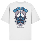 Weißes Oversize Shirt mit großem Backprint aus Peace-Zeichen, Schmetterling und Blumen sowie „Guade Vibes“ Schriftzug – hochwertiges Bio-Baumwoll Streetwear T-Shirt im bayerischen Style von Grantler Gwand.