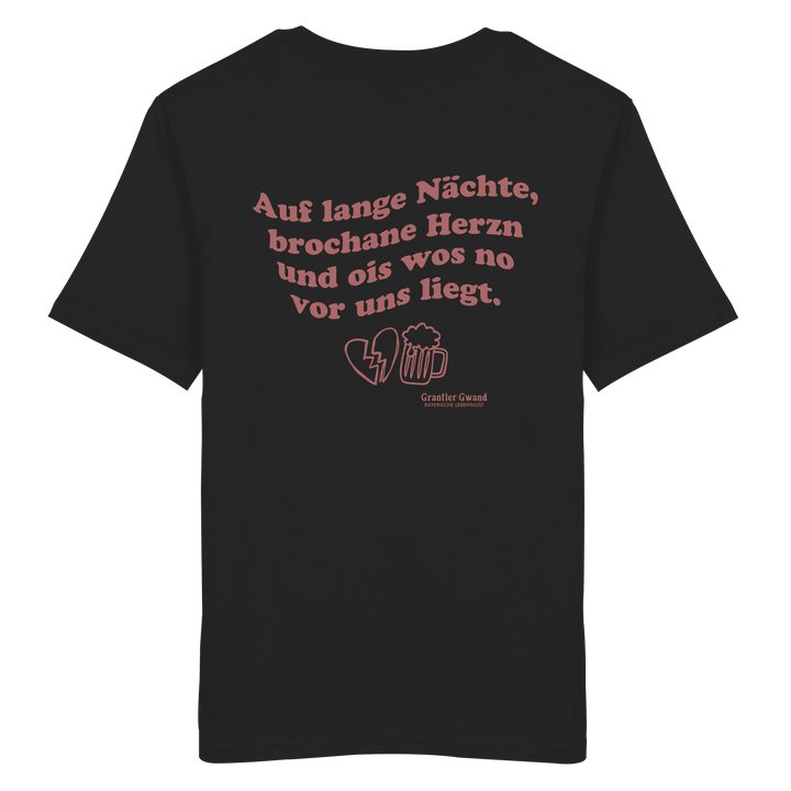 Schwarzes Unisex Shirt mit rotem Rückendruck „auf lange Nächte“ im Vintage-Look von Grantler Gwand aus hochwertiger Bio-Baumwolle.
