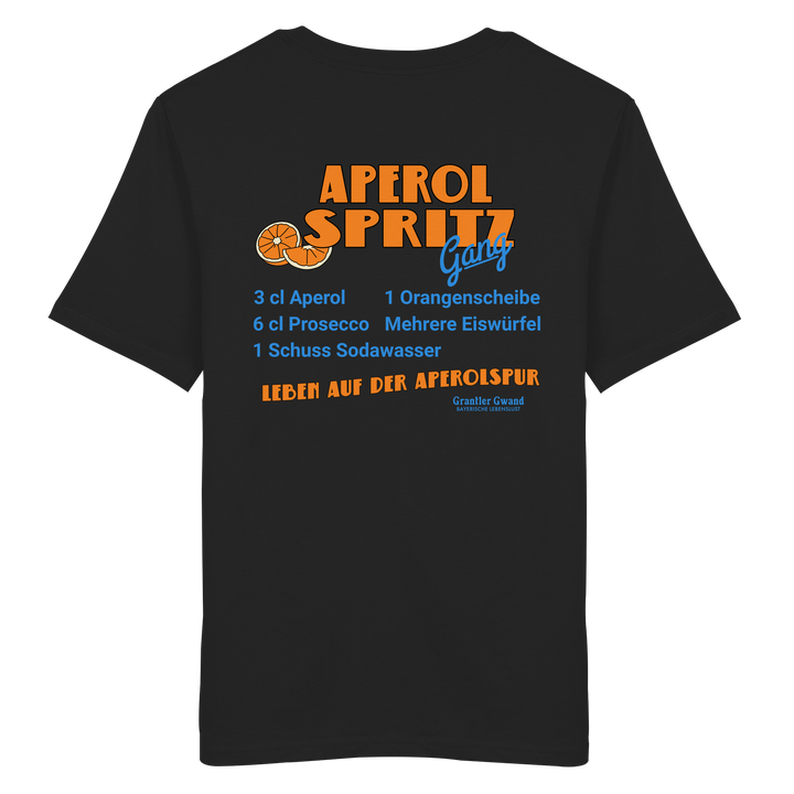 Schwarzes Unisex T-Shirt mit großem Aperol Spritz Gang Backprint im Retro-Design mit Cocktail-Rezept. Hochwertiges Premium-Shirt für Sommer, Biergarten, Festival, Urlaub und moderne Streetwear. Designed und bedruckt in Bayern von Grantler Gwand.