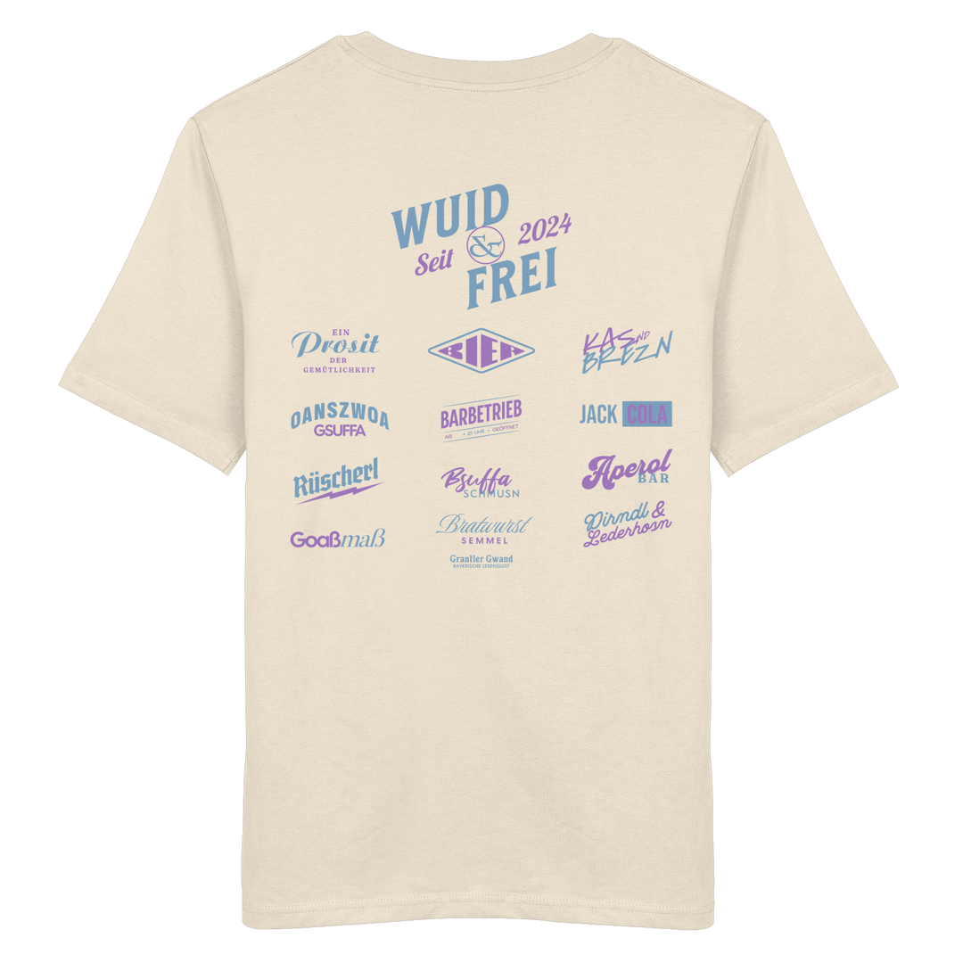 Naturfarbenes Shirt  mit großem Backprint „Wuid & Frei seit 2024“ sowie verschiedenen bayerischen Typografie-Designs und Dialektbegriffen.