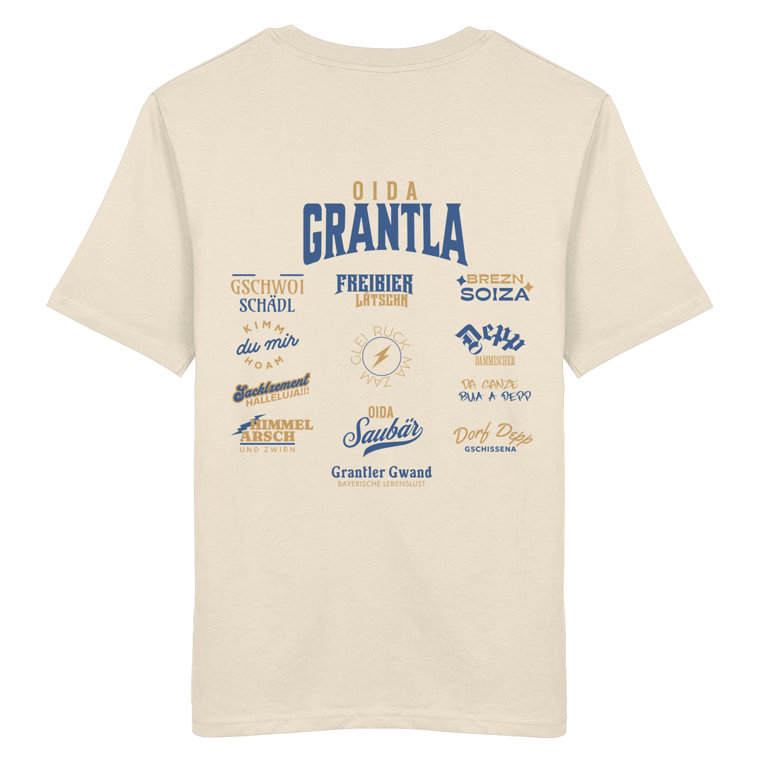 Naturfarbenes Shirt mit großem Backprint „Oida Grantla“ und verschiedenen bayerischen Dialektbegriffen wie Gschwoi Schädl, Freibier Låtschn, Brezn Soiza, Oida Saubär und Dorf Depp von Grantler Gwand.