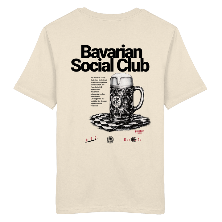 Naturfarbenes T-Shirt mit großem Bavarian Social Club Backprint, historischem Maßkrug-Motiv und modernem bayerischen Streetwear-Design.