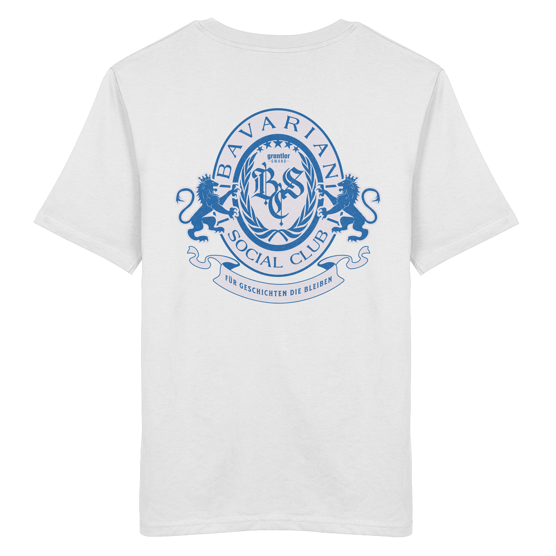 Weißes T-Shirt mit großem blauen Bavarian Social Club Wappen auf dem Rücken, Lorbeerkranz, Löwen und hochwertigem bayerischen Streetwear-Design.