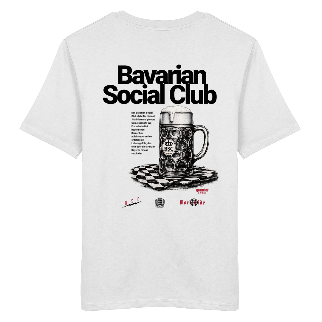 Weißes T-Shirt mit großem Bavarian Social Club Backprint, historischem Maßkrug-Motiv und modernem bayerischen Streetwear-Design.