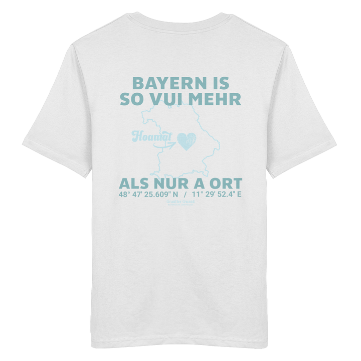 Weißes Unisex T-Shirt von Grantler Gwand mit grünem Backprint „Bayern is so vui mehr als nur a Ort“ und Bayern-Silhouette – bayerisches Streetwear T-Shirt aus Baumwolle.