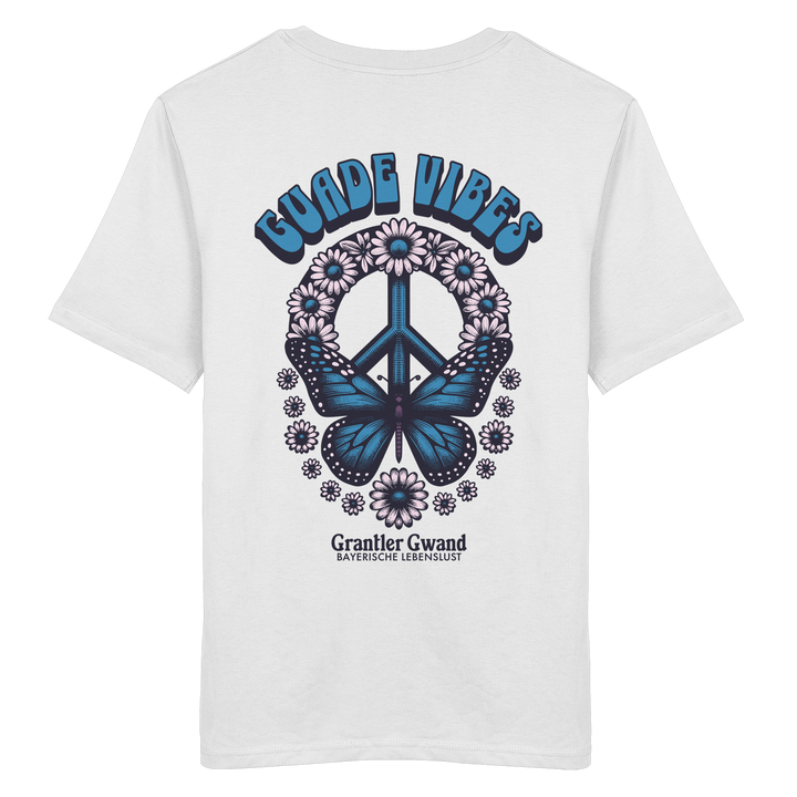 Weißes Unisex T-Shirt mit großem Backprint aus Peace-Zeichen, Schmetterling und Blumen sowie „Guade Vibes“ Schriftzug – hochwertiges Baumwoll T-Shirt im bayerischen Streetwear-Style von Grantler Gwand.