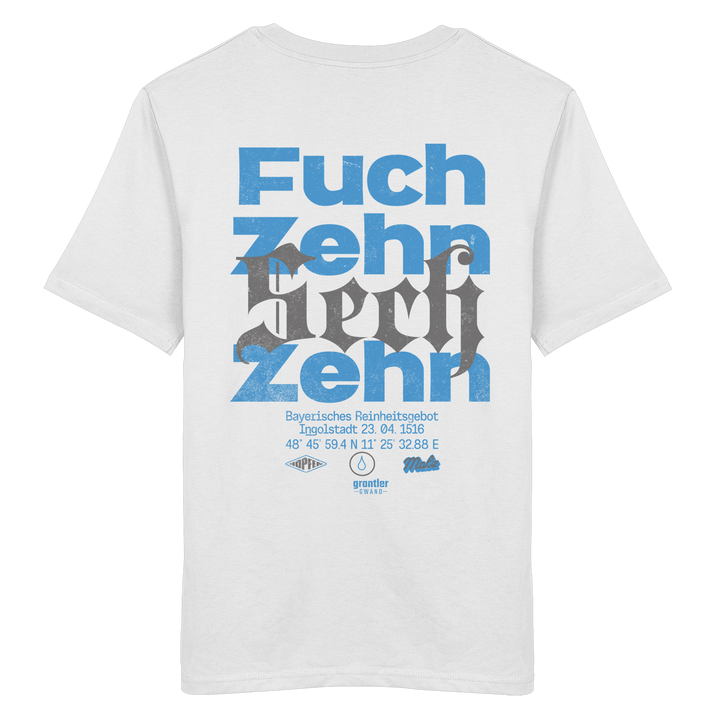 Weißes Shirt mit großem typografischen Backprint „Fuchzehn“, modernen blauen und schwarzen Schriftzügen sowie Verweis auf das Bayerische Reinheitsgebot von 1516.
