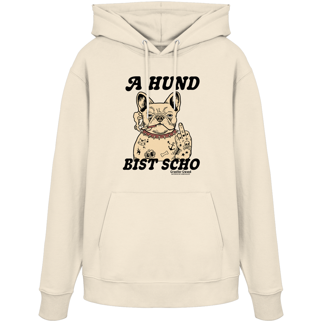 Cremefarbener Hoodie mit Frontprint „A Hund bist scho“ und Bulldoggen-Motiv im Vintage-Stil – bayerischer Statement-Hoodie von Grantler Gwand.