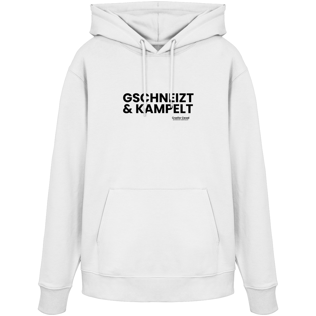 Weißer Hoodie mit schwarzem Frontprint „Gschneizt & Kampelt“. Moderner Unisex-Hoodie mit bayerischem Dialekt im minimalistischen Streetwear-Design für Volksfest, Biergarten und Alltag. Hochwertige Qualität, designed und bedruckt in Bayern von Grantler Gwand.