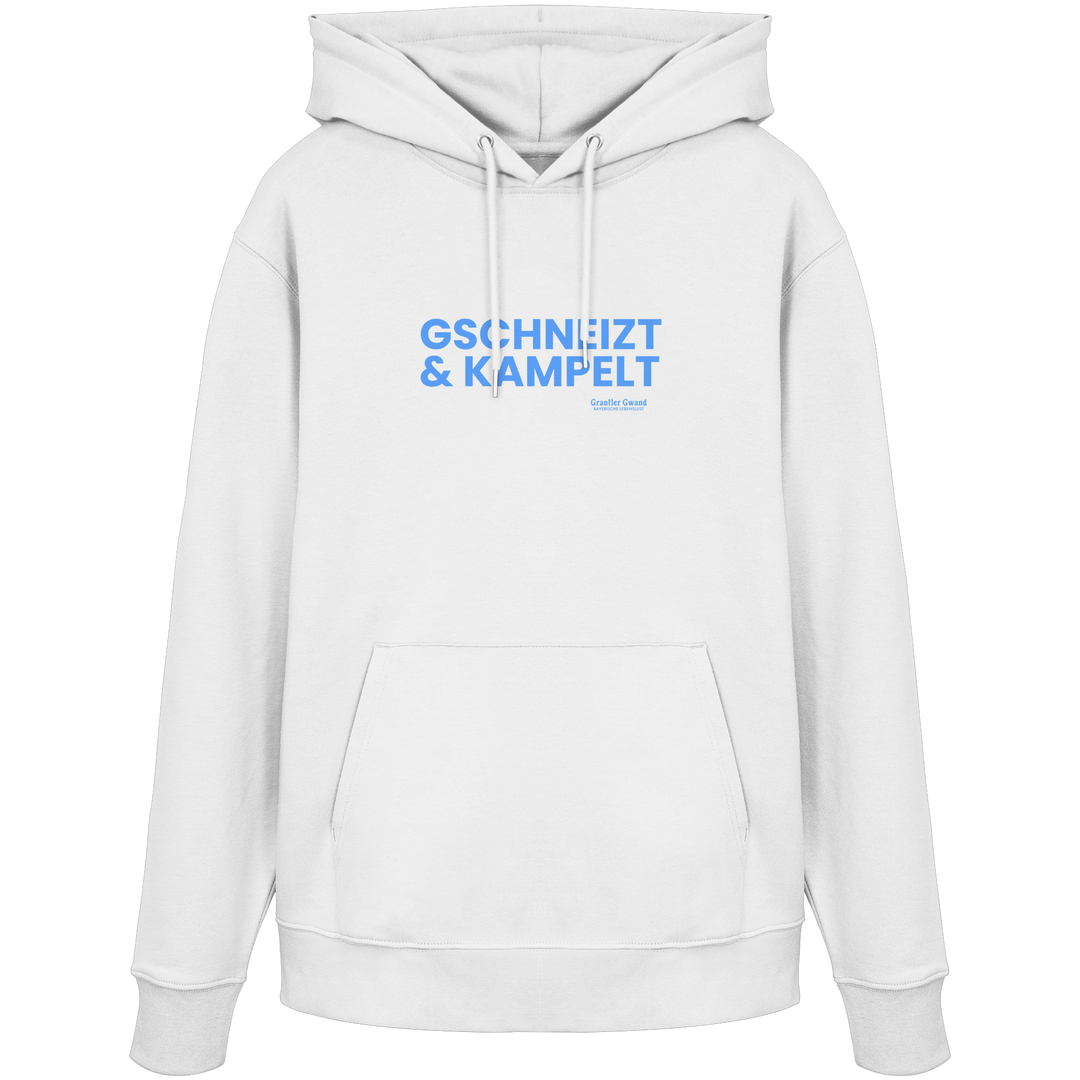Weißer Unisex-Hoodie mit blauem Frontprint „Gschneizt &amp; Kampelt“. Moderner bayerischer Hoodie mit Dialekt-Motiv für Volksfest, Biergarten und Alltag. Hochwertig verarbeitet, designed und bedruckt in Bayern von Grantler Gwand.