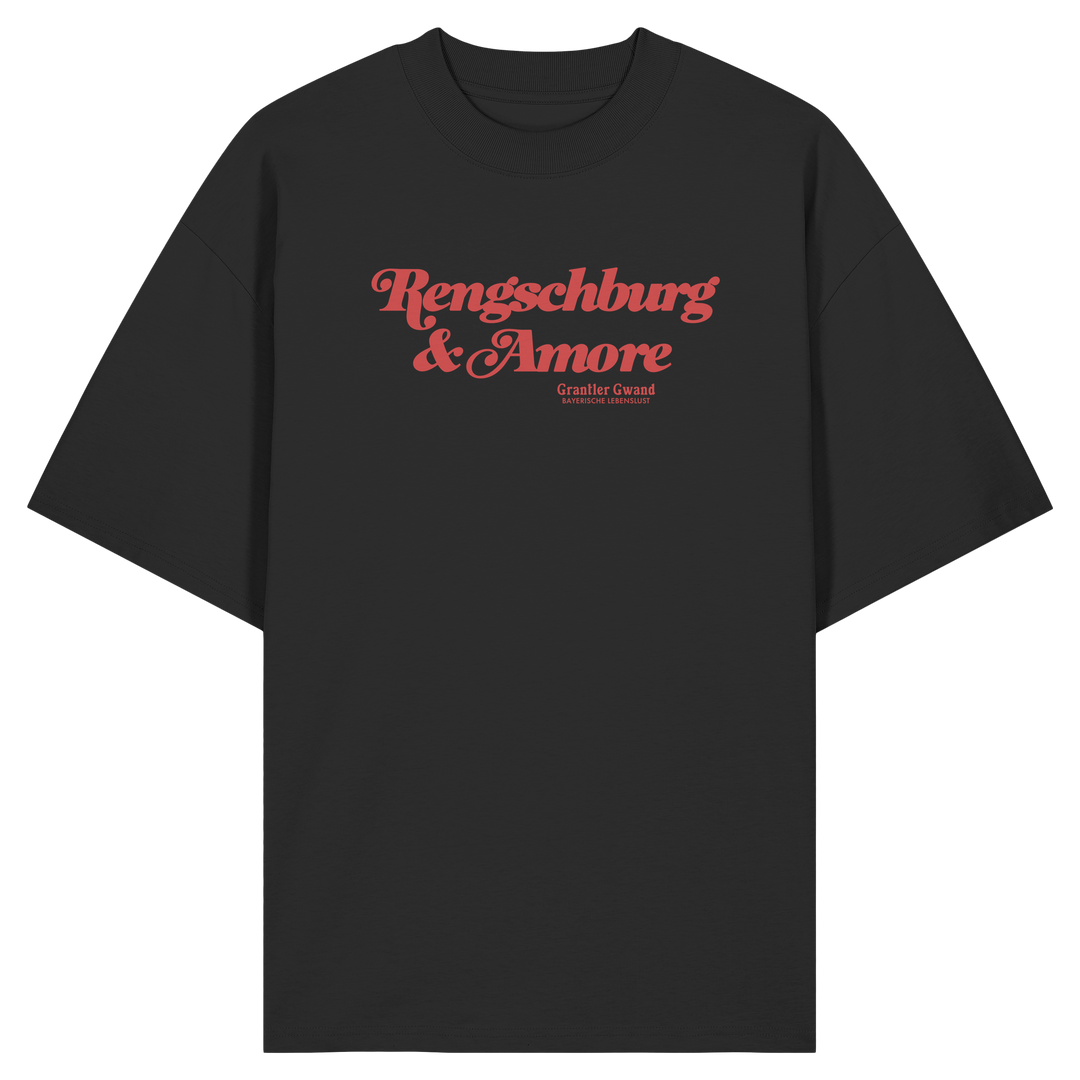 Schwarzes Oversize T-Shirt von Grantler Gwand mit rotem Frontprint „Regensburg &amp; Amore“ im Retro-Schriftzug – bayerisches Streetwear Shirt aus Bio-Baumwolle.
