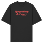 Schwarzes Oversize T-Shirt von Grantler Gwand mit rotem Frontprint „Regensburg & Amore“ im Retro-Schriftzug – bayerisches Streetwear Shirt aus Bio-Baumwolle.