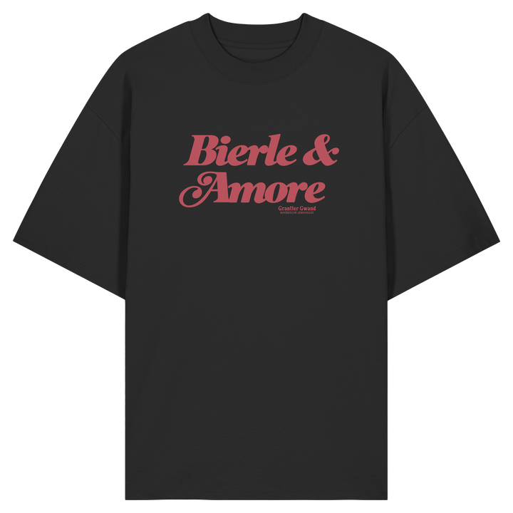 Schwarzes Oversize-T-Shirt in Bio Qualität mit rotem „Bierle &amp; Amore“-Frontprint – bayerische Streetwear von Grantler Gwand im modernen, minimalistischen Look.
