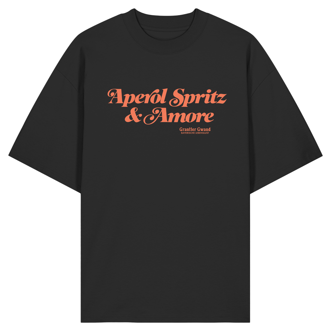 Schwarzes Oversize Shirt mit orangefarbenem Schriftzug "Aperol Spritz & Amore" im minimalistischen Streetwear-Design von Grantler Gwand.