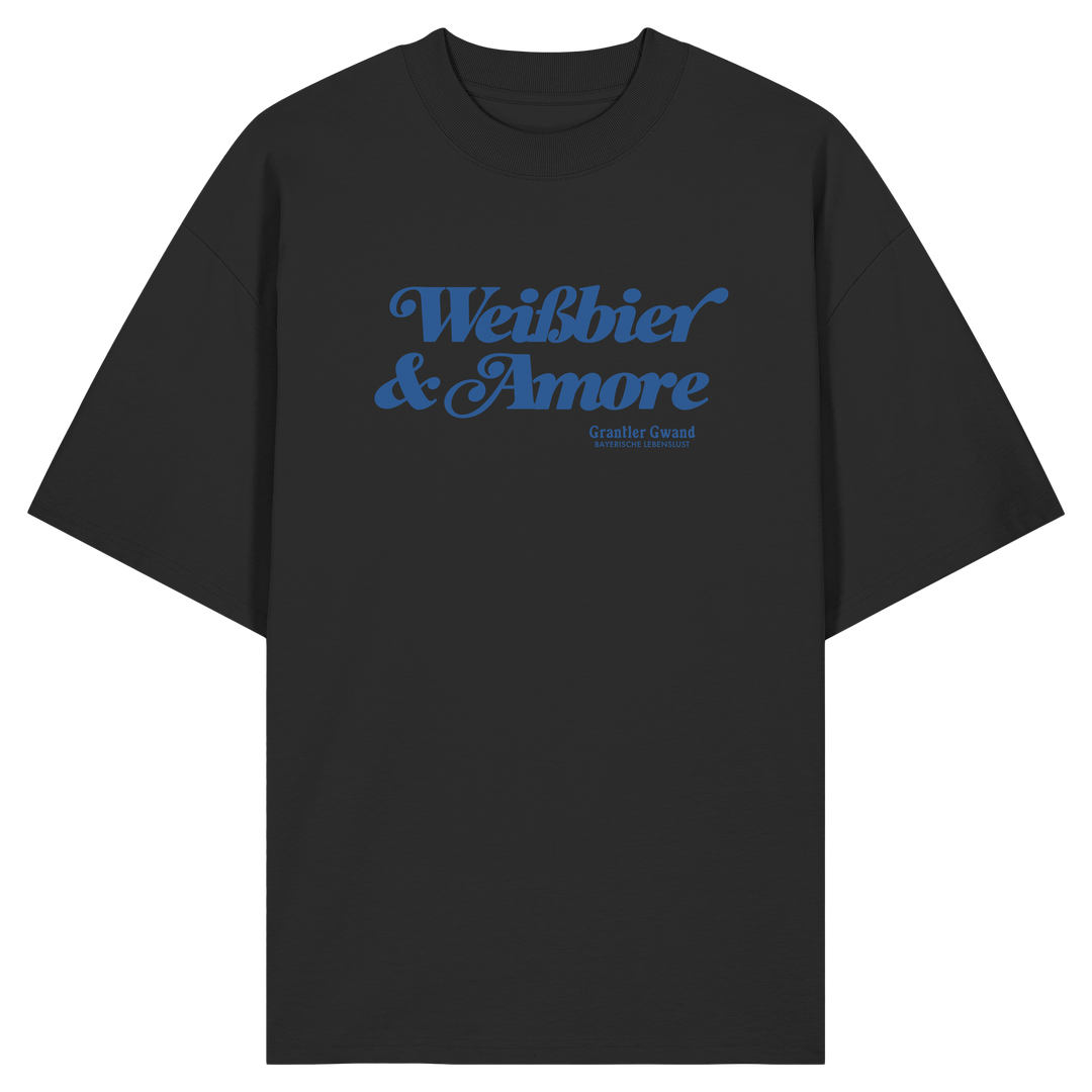 Schwarzes Oversize-Shirt mit blauem Frontprint „Weißbier &amp; Amore“. Modernes bayerisches Streetwear-Shirt für Biergarten, Volksfest und Alltag. Hochwertige Bio-Baumwolle, designed und bedruckt in Bayern von Grantler Gwand.