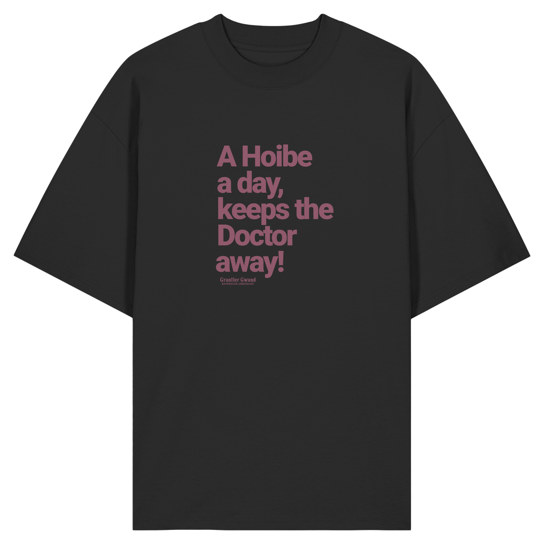 Schwarzes Oversize Shirt mit rotem typografischem Frontprint im minimalistischen Design – hochwertiges Bio Oversize Shirt von Grantler Gwand.