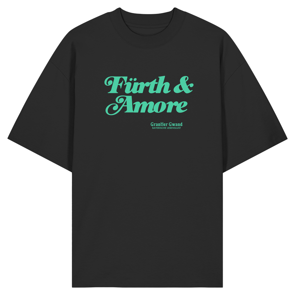 Schwarzes Oversize Shirt in Bio Qualität mit grünem „Fürth & Amore“-Frontprint – bayerische Streetwear von Grantler Gwand im modernen, minimalistischen Look.