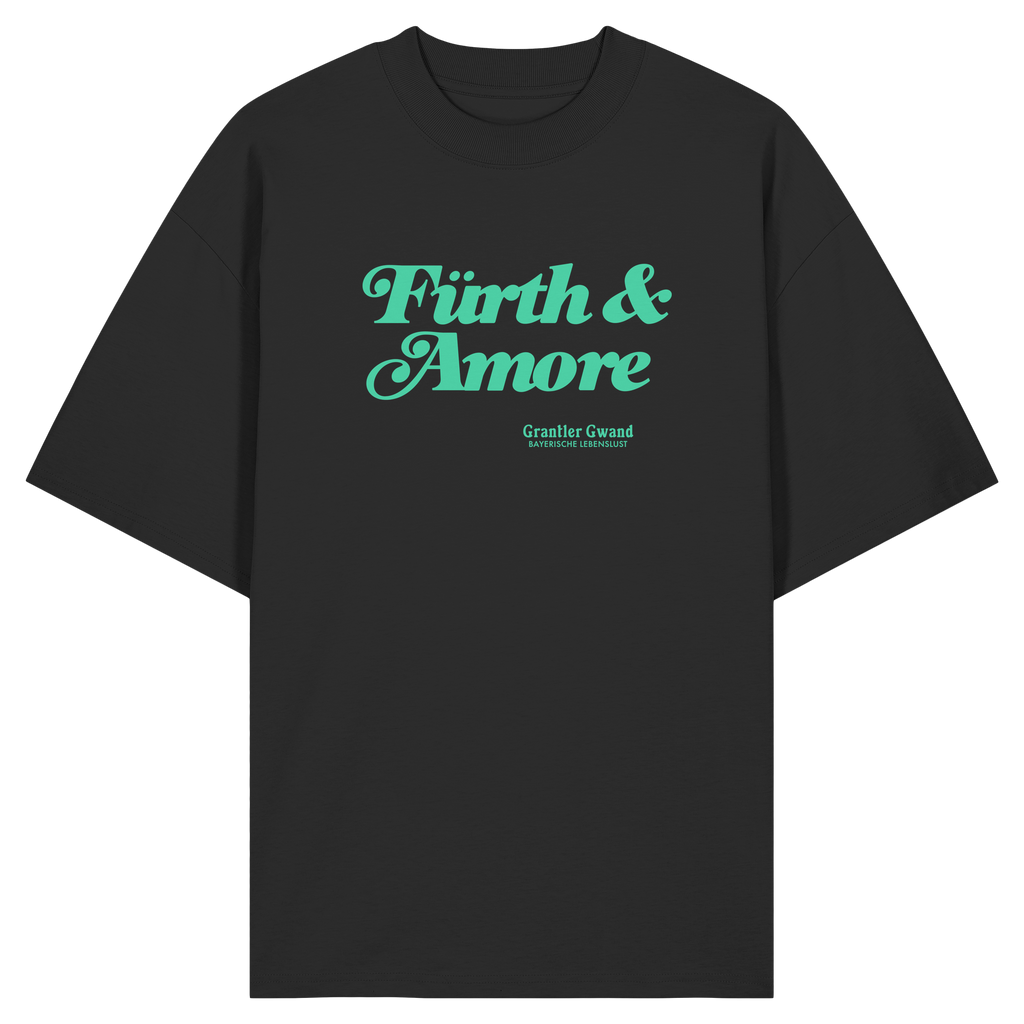 Schwarzes Oversize Shirt in Bio Qualität mit grünem „Fürth & Amore“-Frontprint – bayerische Streetwear von Grantler Gwand im modernen, minimalistischen Look.