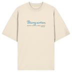 Cremefarbenes Oversize Shirt mit blauem „Biergarten“-Frontprint – bayerische Streetwear von Grantler Gwand im minimalistischen Look.