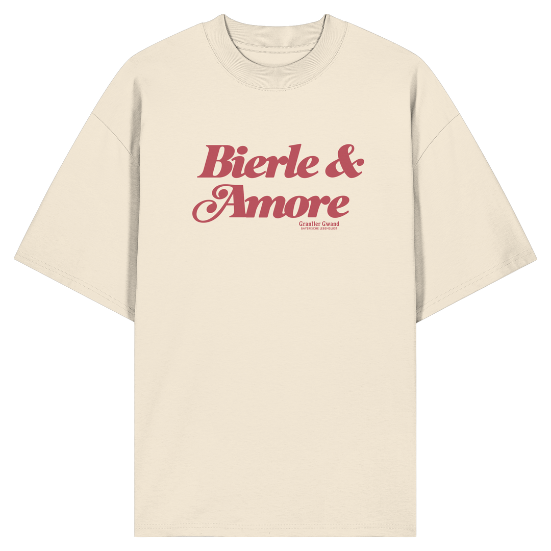 Cremefarbenes Oversize-T-Shirt in Bio Qualität mit rotem „Bierle &amp; Amore“-Frontprint – bayerische Streetwear von Grantler Gwand im modernen, minimalistischen Look.