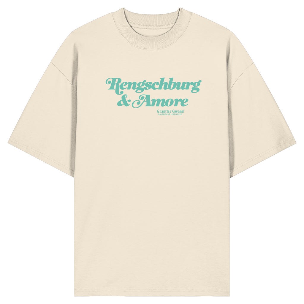 Cremefarbenes Oversize T-Shirt von Grantler Gwand mit mintgrünem Frontprint „Regensburg & Amore“ im Retro-Schriftzug – bayerisches Streetwear Shirt aus Bio-Baumwolle.