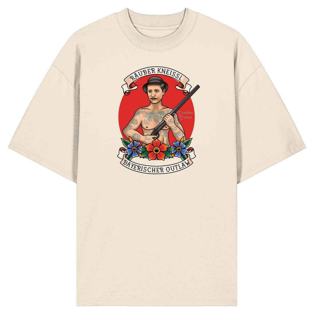 Beiges Räuber Kneissl Oversize Shirt mit markantem Frontprint im Tattoo-Style. Relaxed Fit Unisex Streetwear T-Shirt aus 100 % Bio-Baumwolle mit bayerischem Motiv. Designed und bedruckt in Bayern von Grantler Gwand.