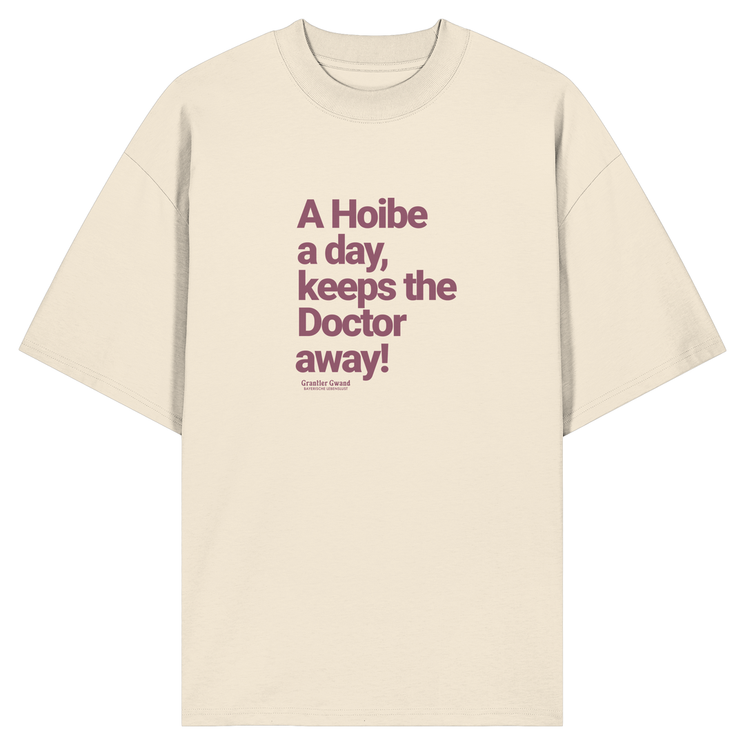 Weißes Oversize Shirt mit rotem typografischem Frontprint im minimalistischen Design – hochwertiges Bio Oversize Shirt von Grantler Gwand.