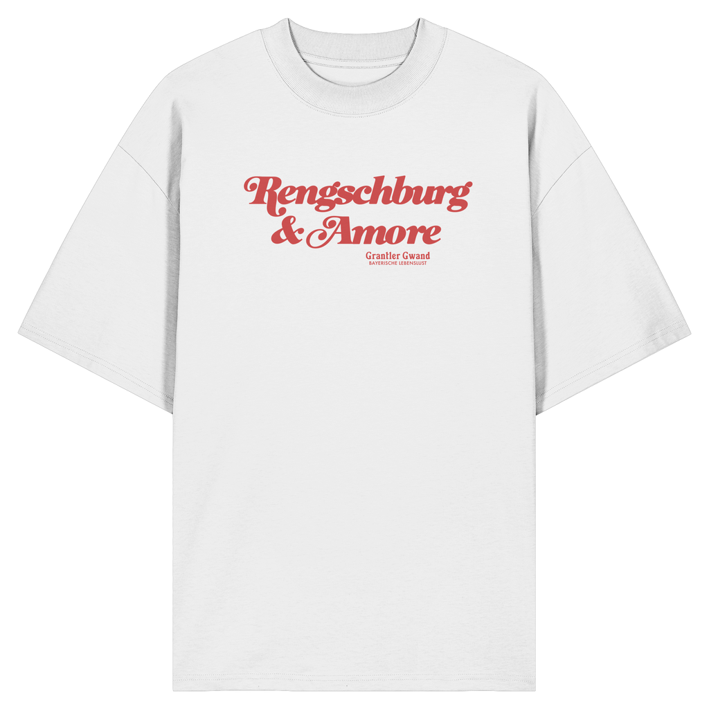 Weißes Oversize T-Shirt von Grantler Gwand mit rotem Frontprint „Regensburg & Amore“ im Retro-Schriftzug – bayerisches Streetwear Shirt aus Bio-Baumwolle.