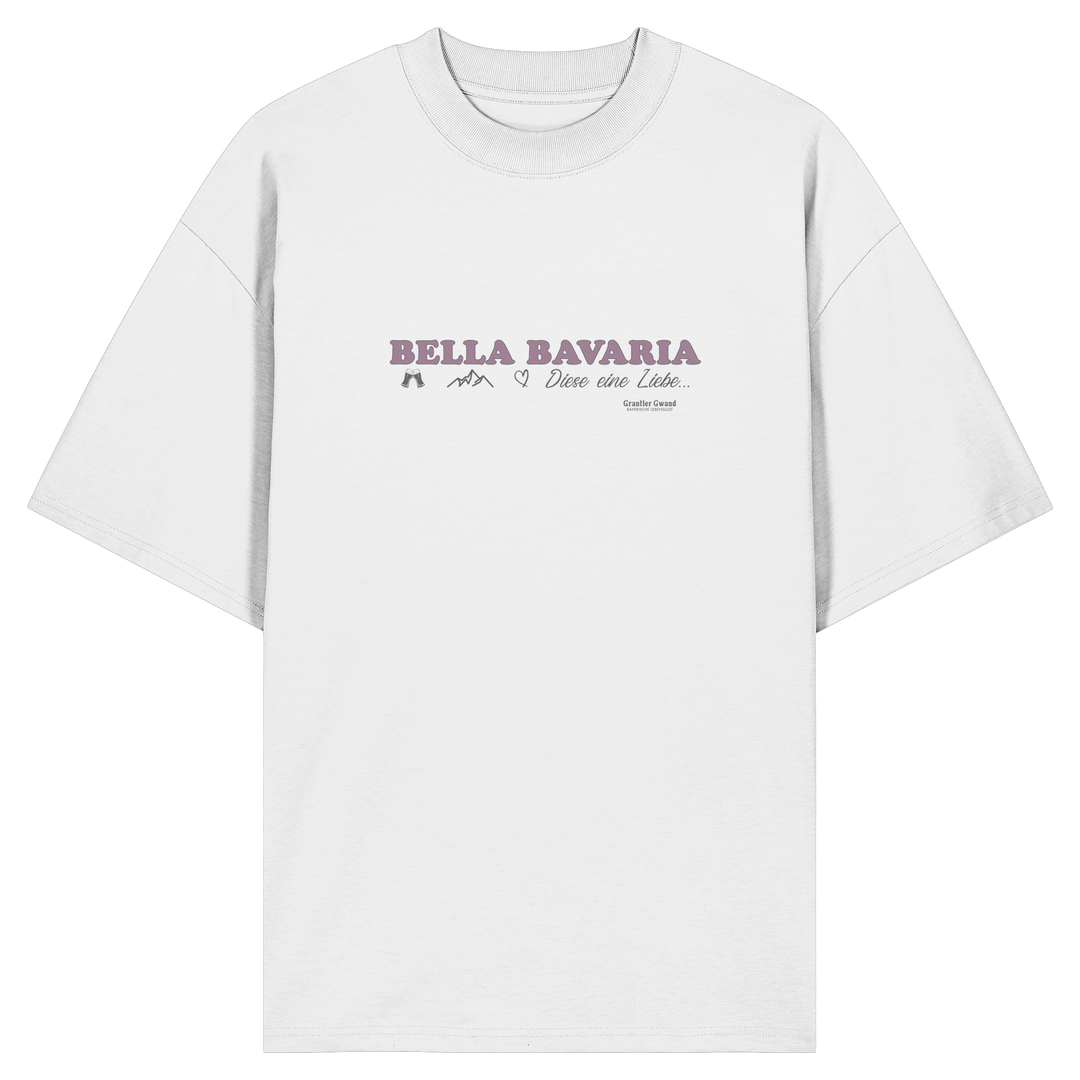 Weißes oversize Shirt mit dezentem Frontprint „Bella Bavaria – Diese eine Liebe“ von Grantler Gwand.