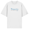 Weißes Oversize Shirt mit blauem „Biergarten“-Frontprint – bayerische Streetwear von Grantler Gwand im minimalistischen Look.
