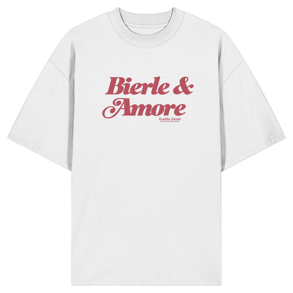 Weißes Oversize-T-Shirt in Bio Qualität mit rotem „Bierle & Amore“-Frontprint – bayerische Streetwear von Grantler Gwand im modernen, minimalistischen Look.