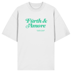 Weißes Oversize Shirt mit grünem „Fürth & Amore“-Frontprint – bayerische Streetwear von Grantler Gwand im modernen, minimalistischen Look.