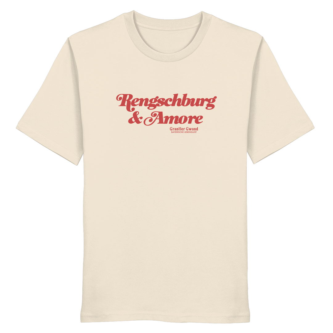 Cremefarbenes Unisex T-Shirt von Grantler Gwand mit rotem Frontprint „Regensburg &amp; Amore“ im Retro-Schriftzug – bayerisches Streetwear T-Shirt aus Baumwolle.
