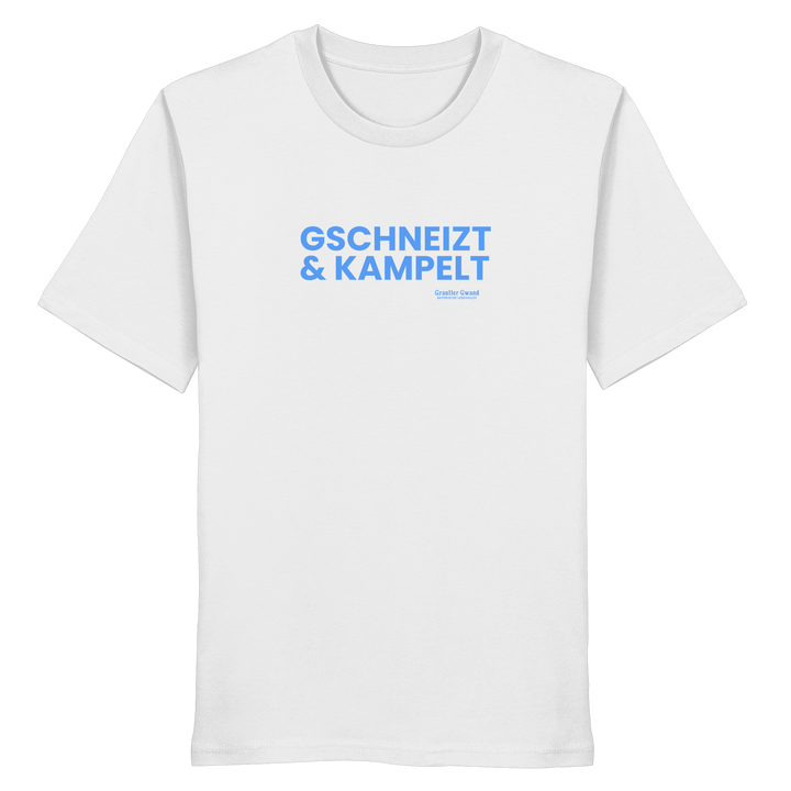 Weißes T-Shirt mit blauem Frontprint „Gschneizt &amp; Kampelt“. Bayerisches Dialekt-Shirt im modernen Streetwear-Style für Volksfest, Biergarten und Alltag. Hochwertige Baumwolle, designed und bedruckt in Bayern von Grantler Gwand.