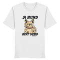 Weißes Unisex T-Shirt mit Frontprint „A Hund bist scho“ und Bulldoggen-Motiv im Vintage-Stil – bayerisches Streetwear-Shirt von Grantler Gwand.